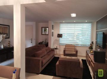 Casa · 200m² · 3 Quartos · 2 Vagas · LINDO SOBRADO EM CONDOMÍNIO FECHADO!