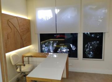 Comercial · 306m² · 1 Quarto · 4 Vagas · Clínica Montada