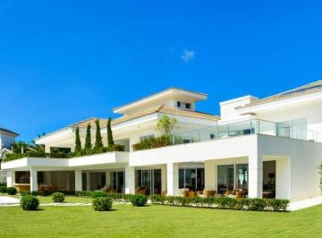 Casa · 980m² · 7 Quartos · 6 Vagas · Magnifica mansão à venda no Jardim Acapulco em Guarujá.