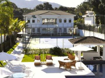 Casa · 1250m² · 5 Quartos · 4 Vagas · Casa com quadra poliesportiva no Jardim Acapulco em Guarujá