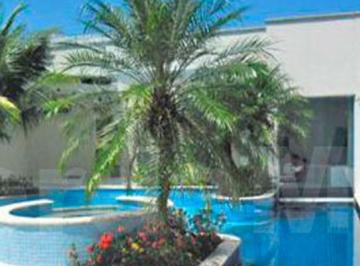 Casa · 700m² · 5 Quartos · 6 Vagas · Mansão frente praça no condomínio Acapulco em Guarujá