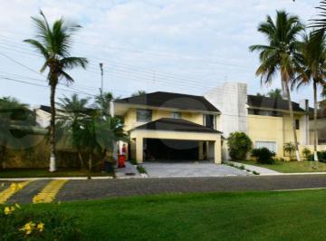 Casa · 650m² · 5 Quartos · 6 Vagas · Casa com quadra poliesportiva no condomínio Acapulco