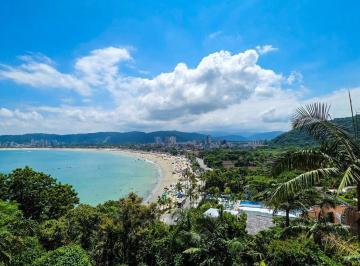 Casa · 450m² · 4 Quartos · 4 Vagas · Casa a venda no condomínio Peninsula na praia da Enseada em Guarujá, lirotal de São Paulo