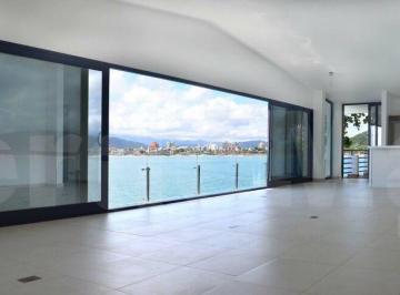 Apartamento · 230m² · 3 Quartos · Apartamento frente ao mar no Condominio Península - Guarujá