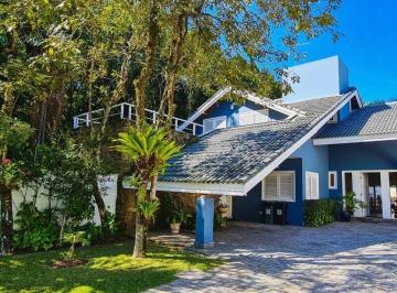 Casa · 324m² · 4 Quartos · 6 Vagas · Casa A Venda Em Condomínio Fechado no Guarujá.