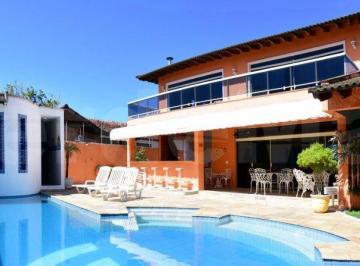 Casa · 490m² · 6 Quartos · 4 Vagas · Casa a venda perto da praia da Enseada em Guarujá.