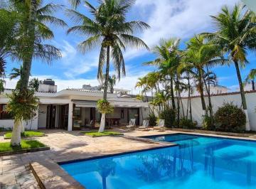Casa · 420m² · 6 Quartos · 4 Vagas · Casa térrea À VENDA no Jardim Virgínia na praia da Enseada em Guarujá,