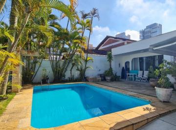Casa · 200m² · 3 Quartos · 2 Vagas · Casa térrea À VENDA na Região Do Portal do Guarujá na praia da Enseada.