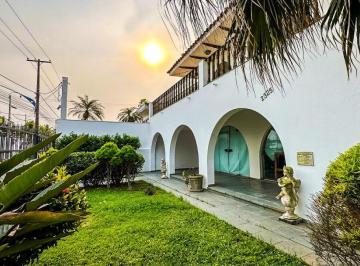 Casa · 435m² · 5 Quartos · 4 Vagas · Casa À VENDA frente ao mar na praia da Enseada - Guarujá