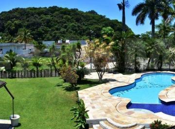 Casa à venda em condomínio fechado no Guarujá · Casa à venda em condomínio fechado na Praia do Pernambuco em Guarujá.