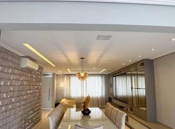 Casa · 464m² · 5 Quartos · 4 Vagas · Mude com Conforto e Segurança próximo ao Parque da Aclimaçao.
