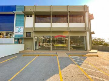 Comercial · 923m² · 8 Vagas · Prédio comercial, com 3 pavimentos, 8 vagas, 8 banheiros, cozinha e copa.