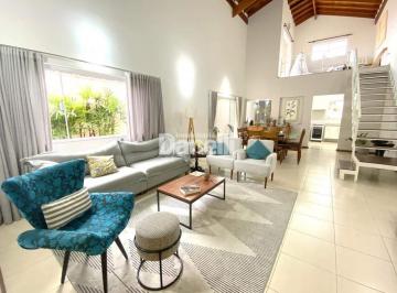 Casa · 201m² · 3 Quartos · 2 Vagas · Casa à venda, 3 quartos, 1 suíte, 2 vagas, Campos Elíseos - Taubaté/SP