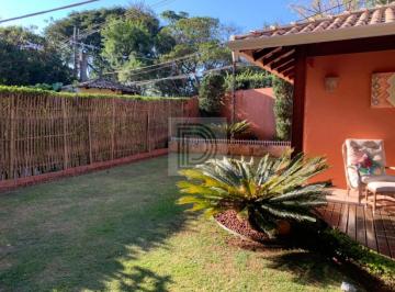 Casa · 260m² · 3 Quartos · 4 Vagas · Bela Casa em condomínio em localização privilegiada.
