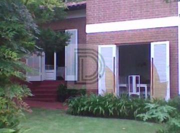 Casa · 415m² · 4 Quartos · 3 Vagas · EXCELENTE SOBRADO NA GRANJA VIANA.