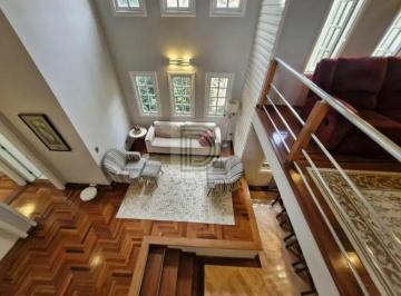 Casa · 231m² · 3 Quartos · 4 Vagas · Casa isolada em condomínio na Granja Viana - 3 suítes, piscina e 4 vagas