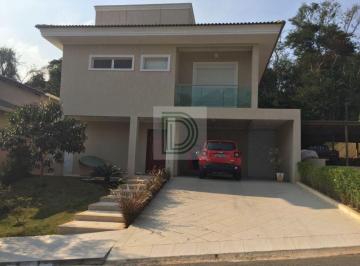 Casa · 310m² · 3 Quartos · 4 Vagas · Linda Casa em Condomínio Fechado - 310 m² de Área Útil