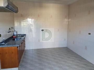 Casa · 222m² · 4 Quartos · 1 Vaga · Sobrado com 3 casas , 1 garagem que pode ser loja.