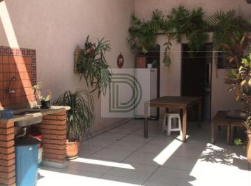 Casa · 160m² · 3 Quartos · 5 Vagas · Amplo sobrado bem distribuído em 3 dormitórios