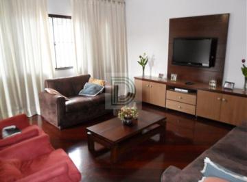 Casa · 240m² · 4 Quartos · 6 Vagas · ARQUITETURA DIFERENCIADA