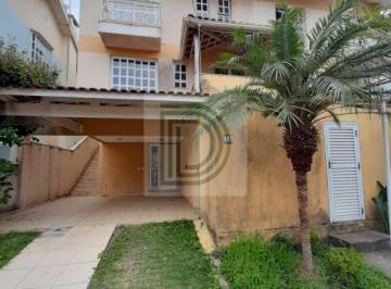 Casa · 140m² · 3 Quartos · 2 Vagas · Sobrado com acabamento de muito bom gosto