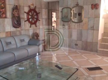 Casa · 200m² · 3 Quartos · 5 Vagas · Belíssimo sobrado com 200 M², distribuídos em 3 suítes