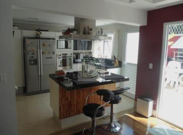 Casa · 225m² · 4 Quartos · 2 Vagas · Maravilhosa casa em condomínio fechado