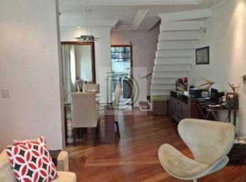 Casa · 20m² · 4 Quartos · 6 Vagas · Maravilhoso sobrado com 4 dormitórios, sendo 2 suítes e 6 vagas.