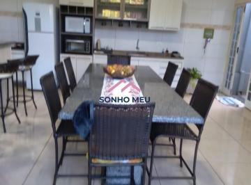 Foto 01 · Lindo imóvel com 2 dormitórios, 1 banheiro, 2 vagas de garagem coberta, área gourmet , jardim de Inv