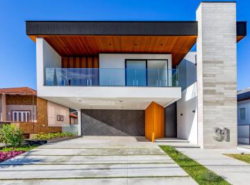 Casa · 330m² · 4 Quartos · 4 Vagas · Casa com 4 quartos em condomínio na Várzea, Teresópolis.