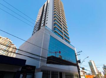 Apartamento de 3 quartos, Itapema · Apartamento de 3 suítes em 60 vezes para pagar! No centro