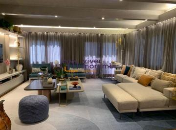 Apartamento · 256m² · 3 Quartos · 4 Vagas · Reformado - Belíssimo e de bom gosto na V. Andrade