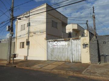e0b6dae4c5ac703c915a1262190f4de7d0bd9322 · Apartamento com 2 dormitórios para alugar, 50 m² por R$ 1.530,00/mês - Santa Maria - Uberaba/MG