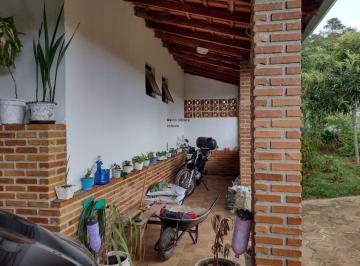 Foto 01 · Chácara à venda em Taubaté-SP: 2 quartos, 2 suítes, sala, banheiro, 2 vagas de garagem e 115m² de ár