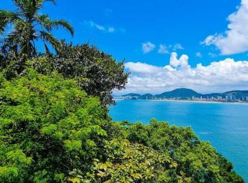 Casa · 360m² · 5 Quartos · 4 Vagas · Casa a venda no Condomínio Península na praia da Enseada em Guarujá, vista mar.