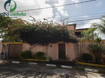 Foto 01 · Casa 2 Quartos em Itapuã - 80m² - Sem Mobília - Perto da Av. Dorival Caymmi