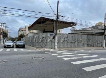 Terreno · 239m² · Aluga-se terreno de esquina na Rua Alfredo Pujol, bairro de Santana.