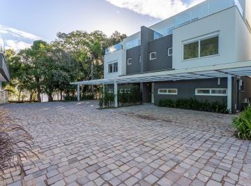 Casa · 449m² · 3 Quartos · 3 Vagas · Casa com 3 dormitórios à venda, 449 m² por R$ 2.750.000,00 - Pedra Redonda - Por
