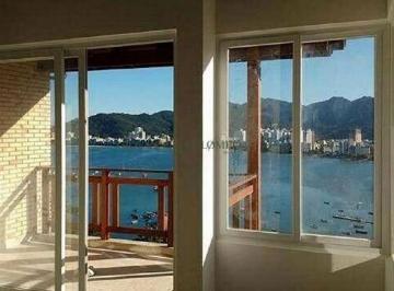 Casa · 220m² · 3 Quartos · 2 Vagas · Casa em Condomínio Fechado - Canto da Praia