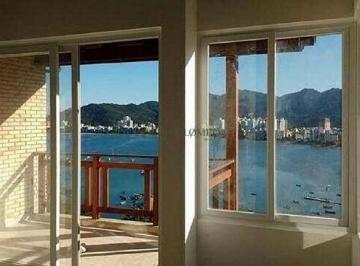 Casa · 220m² · 3 Quartos · 2 Vagas · Casa em Condomínio Fechado - Canto da Praia