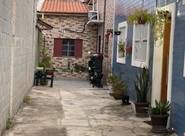 Casa · 130m² · 4 Quartos · Casa de Vila Fechada em Brás -4 dormitórios 470 mil São Paulo com 4 dormitórios
