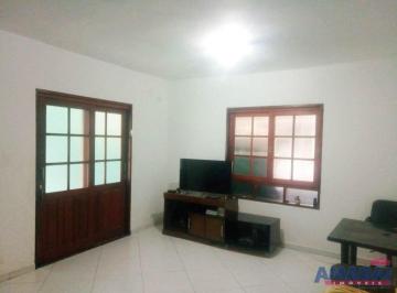 Casa · 182m² · 3 Quartos · 2 Vagas · Sobrado de 3 quartos