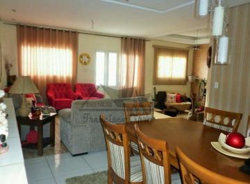 Casa · 233m² · 3 Quartos · 4 Vagas · Casa-Sobreposta-para-Venda-em-Residencial-Village-Santana-Guaratingueta-SP