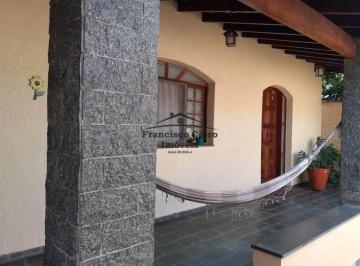 Casa · 240m² · 5 Quartos · 2 Vagas · Casa à venda no bairro Centro - Pindamonhangaba/SP