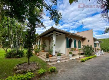 Casa · 1100m² · 2 Quartos · 2 Vagas · Casa no Bairro Centro  -  Biguaçu
