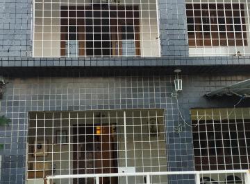 Casa de 3 quartos, Recife · Vende-se excelente casa nascente, no bairro de Campo Grande.