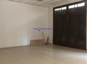 Foto 01 · Sobre Loja Comercial 115m², 02 banheiros e 01 Copa. Excelente localização, à 7 minutos caminhando d