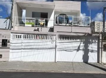Casa · 196m² · 5 Quartos · 2 Vagas · Linda Casa no Bairro Grageru