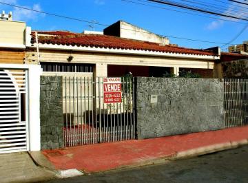 Casa · 335m² · 6 Quartos · 2 Vagas · Casa no Salgado Filho