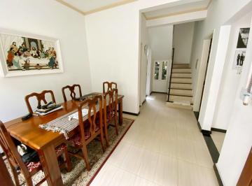 Casa · 240m² · 2 Quartos · 1 Vaga · Condomínio residencial com 03 casas MOBILIADAS no Bairro Aruana com piscina